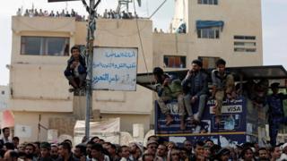 إعدام في ميدان التحرير بصنعاء