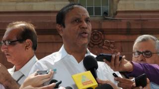 காஷ்மீர் விவகாரம்: தமிழ்நாடு ஏன் உங்களுடன் இல்லை தெரியுமா? - டி. ஆர் பாலு