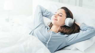 Mujer con auriculares