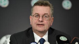 Reinhard Grindel a reçu une montre pour son anniversaire, selon le quotidien allemand Bild.