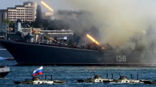 показательные пуски на день ВМФ