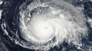 Imagens de satélite do furacão Irma no oceano
