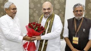 पटना में बिहार के मुख्यमंत्री नीतीश कुमार के साथ भाजपा अध्यक्ष अमित शाह