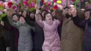 北朝鮮の金委員長、午前3時の帰国 国営放送が伝えた大歓迎