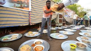 Man wit food