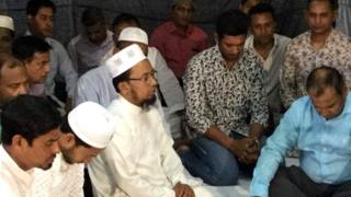 বাংলাদেশ ক্রিকেট বোর্ড আয়োজিত মিলাদ অনুষ্ঠানে সাবেক ক্রিকেটারদের সাথে টেস্ট অধিনায়ক মাহমুদুল্লাহ রিয়াদ
