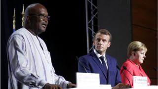 Roch Marc Christian Kaboré, Emmanuel Macron et Angela Macron au sommet du G7