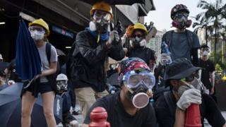 香港“反送中”示威者在黄大仙布防(5/8/2019)