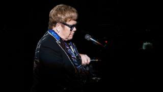 Elton John, le 28 janvier 2018 à New York, lors des Grammy Awards (illustration).