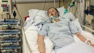 Charlene Colechin en el hospital.