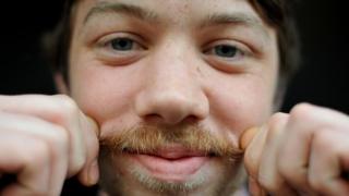 Un participante de Movember