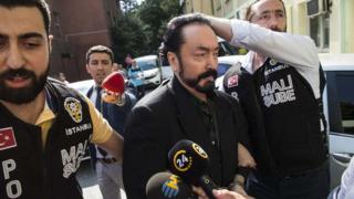 Adnan Oktar gözaltına alındı
