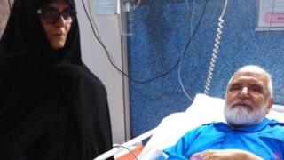 مهدي كروبي أثناء خضوعه لعملية جراجية لزرع منظم لضربات القلب في وقت سابق من أغسطس 2017