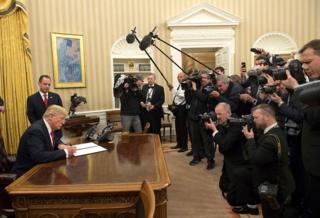 Trump en la oficina oval