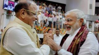 शंकरसिंह वाघेला, नरेंद्र मोदी