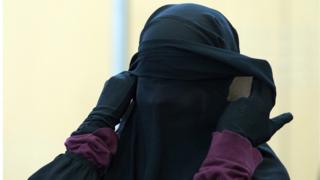 انتحارية من تنظيم الدولة الاسلامية