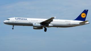 lufthansa plane