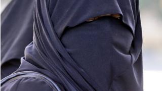 Mwanamke aliyevalia burka