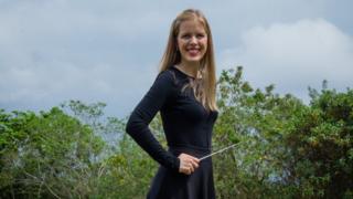 Elisa Vegas.