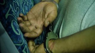 গোয়েন্দা পুলিশের ভাষ্যমতে, গ্রেপ্তারকৃত সবুর রাজু, সাদ, সামাদ এবং সাজু নামেও পরিচিত।