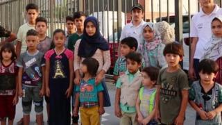 Ka dib markii agoontan dalka Ciraaq loo diiday in ay galaan suuqa laga dukaamaysto ee Baqdaad ku yaalla, hadda wuxuu ballan qaaday in uu damaanad qaadi doono konton agoon ah.