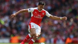 Sanchez avait été annoncé régulièrement du côté de Manchester City, du Bayern Munich ou du Paris-Saint-Germain.