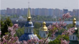 травень