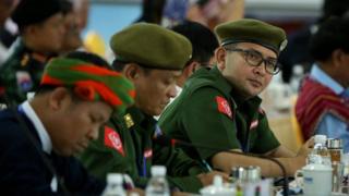 အေအေစစ်ဦးစီးချုပ် ထွန်းမြတ်နိုင်