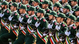 أفراد من الحرس الثوري