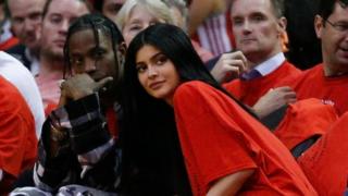 Kylie Jenner with her pickin papa, Travis Scott for basket ball game