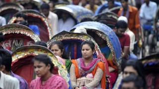 বলা হচ্ছে, রিকশার কারণে শহরের গতি শ্লথ হয়ে পড়ছে।