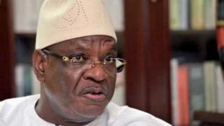 Le maire de la commune 6 du district de Bamako, Alou Coulibaly a été suspendu pour trois mois par le conseil des ministres tenu mercredi.