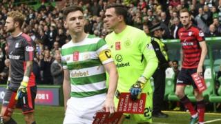 Arsenal na Leicester zote zina hamu ya kumsajili mchezaji wa Celtic na mlinzi wa Scotland Kieran Tierney