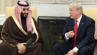 Трамп с Мухаммедом бен Салманом, заместителем наследного принца и министром обороны Королевства Саудовская Аравия,