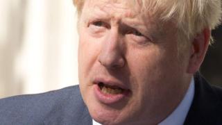 Thủ tướng Boris Johnson đề nghị Nữ hoàng Elizabeth II tạm ngưng hoạt động của Quốc hội Anh
