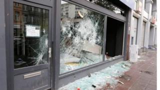 Des magasins saccagés à Bruxelles par les supporters de l'équipe senior de football du Maroc.