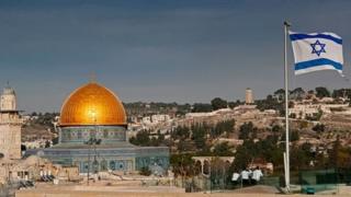 Shugaba Trump na Amurka ne ya fara sanar da yunkurin sa na mayar da ofishin jakadancin Amurkar zuwa birnin Kudus din daga Tel Aviv