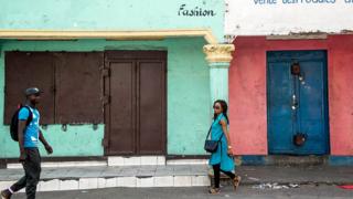 Des boutiques fermées dans une rue de Kinshasa, lors d'une journée de marche de l'opposition le 3 avril 2017 (illustration)