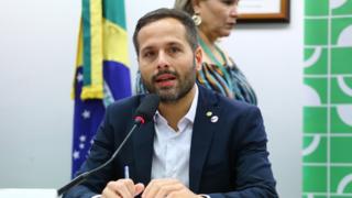 'Vamos questionar na Justiça programa cultural criado por Alvim', diz ex-ministro da Cultura 'Vamos questionar na Justiça programa cultural criado por Alvim', diz ex-ministro da Cultura
