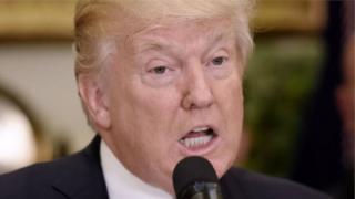 Bwana Trump yongeye kuvuga ko iperereza rijyanye n'Uburusiya ari "ukungendaho"