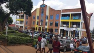 Abakristu bitabiriye gusenga kuri uyu munsi