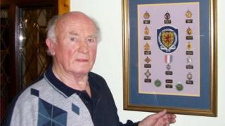 Seonaidh MacCoinnich, am Firhill Flyer