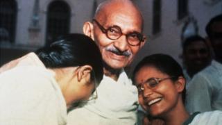 మను, అభాలతో గాంధీజీ