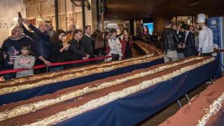 The world's longest tiramisu