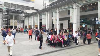 东涌距离港珠澳大桥香港只有约五分钟车程,吸引许多经大桥抵港的中国大陆游客到东涌购物。