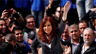 Cristina Fernandez ayaa dacwadaha lagu soo oogay ku tilmaantay kuwo siyaasadi dabada ka riixayso