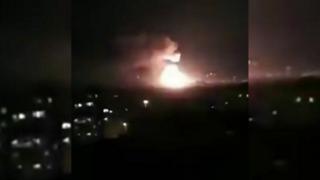 بالفيديو: انفجارات ضخمة تهز مطار المزة العسكري قرب دمشق
