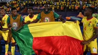 Les joueurs béninois célèbrent leur qualification en quarts de finale.