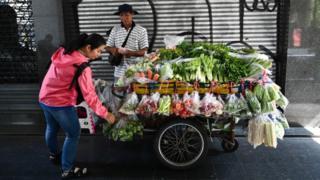 Imagen de un vendedor en Tailandia.