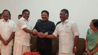 ஆளுநர் முன்னிலையில் இணைந்த எடப்பாடி மற்றும் பன்னீர் செல்வம்